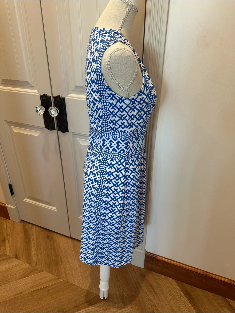 J McLaughlin Lola Dress, Blue/wht Geometric, Catalina Cloth Jersey, Sz S, nwt - Picture 3 of 7